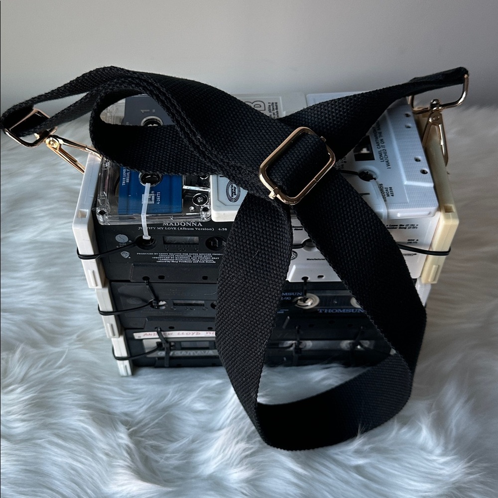 Vintage Cassette Tape Shoulder Bag (Handmade) - Picture 5 of 5